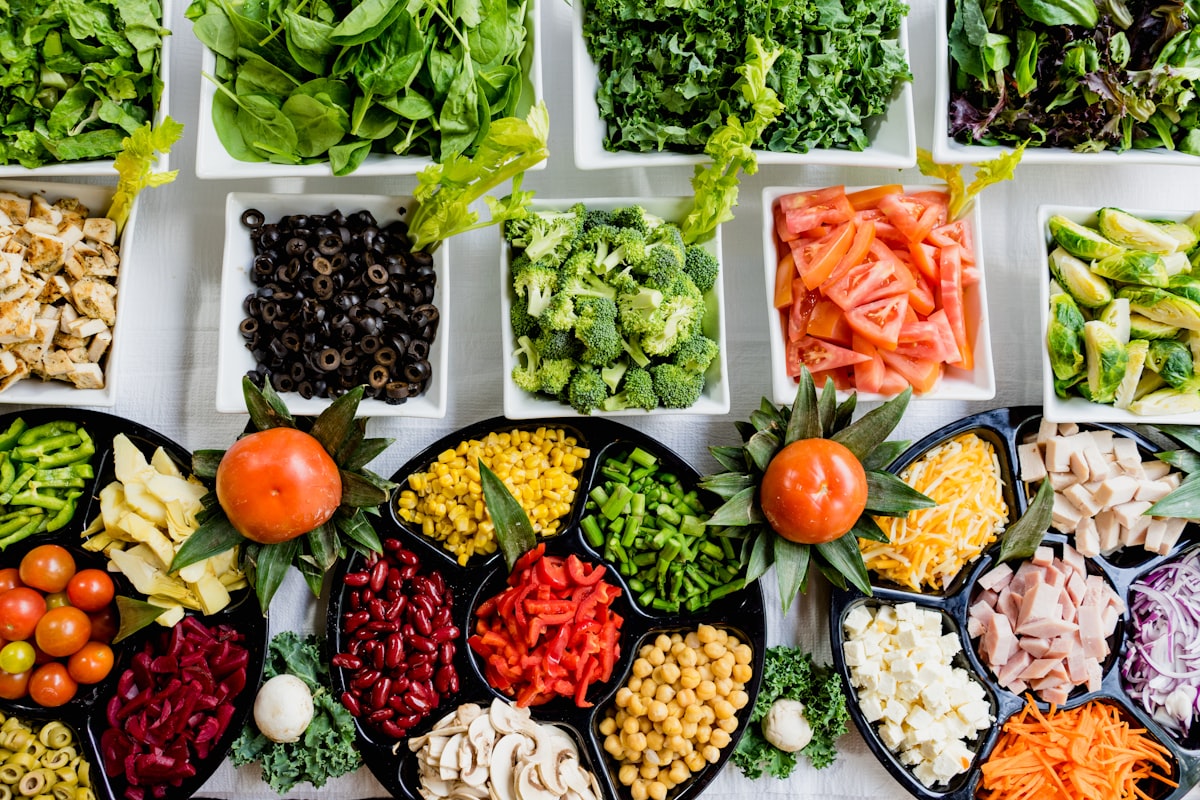 Frische vegane Zutaten und gesunde Mahlzeiten